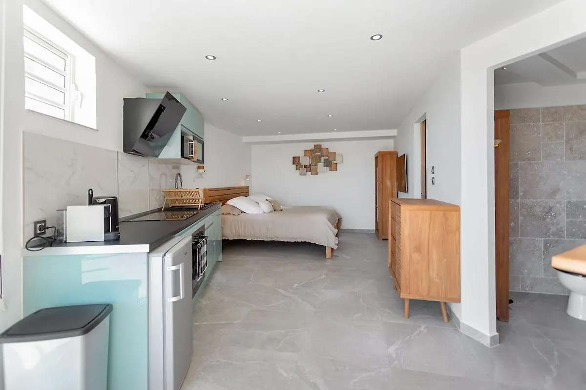 Villa Venus, 4 Bdr With View! Cul de Sac